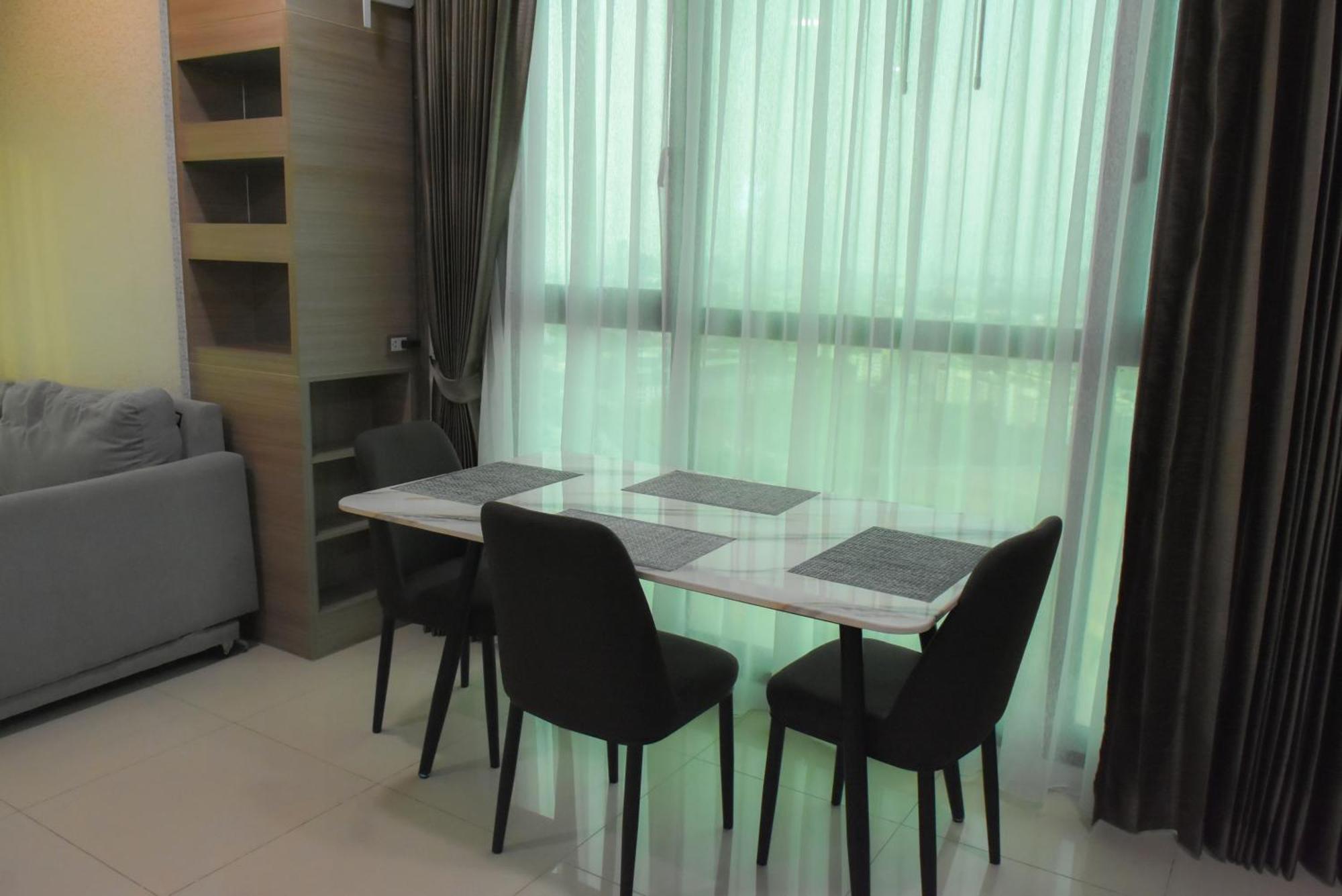 Dusit Grand Condo View Jomtien Beach Oda fotoğraf