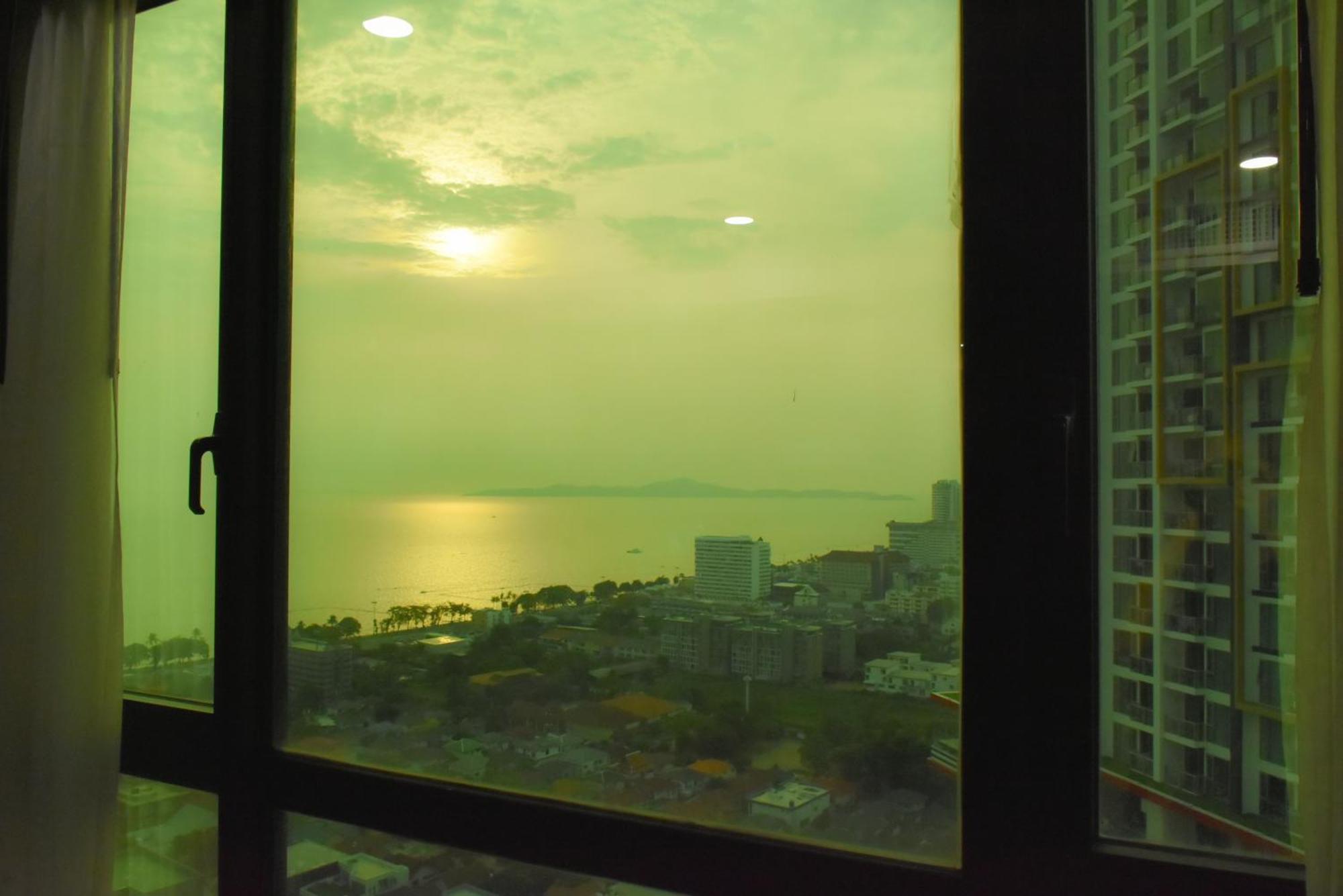 Dusit Grand Condo View Jomtien Beach Oda fotoğraf